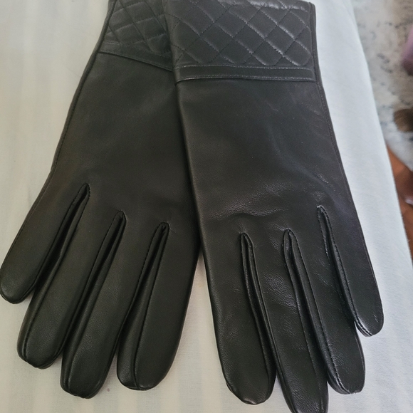 3M Thinsulate Black Leather Gloves with Quilted Interior - Picture 6 of 8